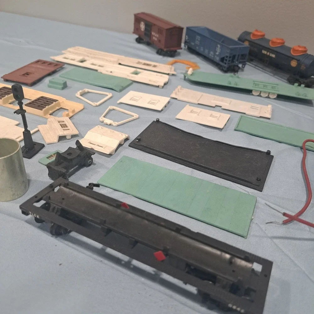 VTG HO Scale Model Train Lot Santa Fe Rock Island Union 76 Rolling Stock Parts